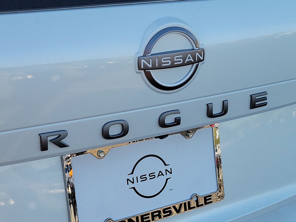 2025 Nissan Rogue SV 5