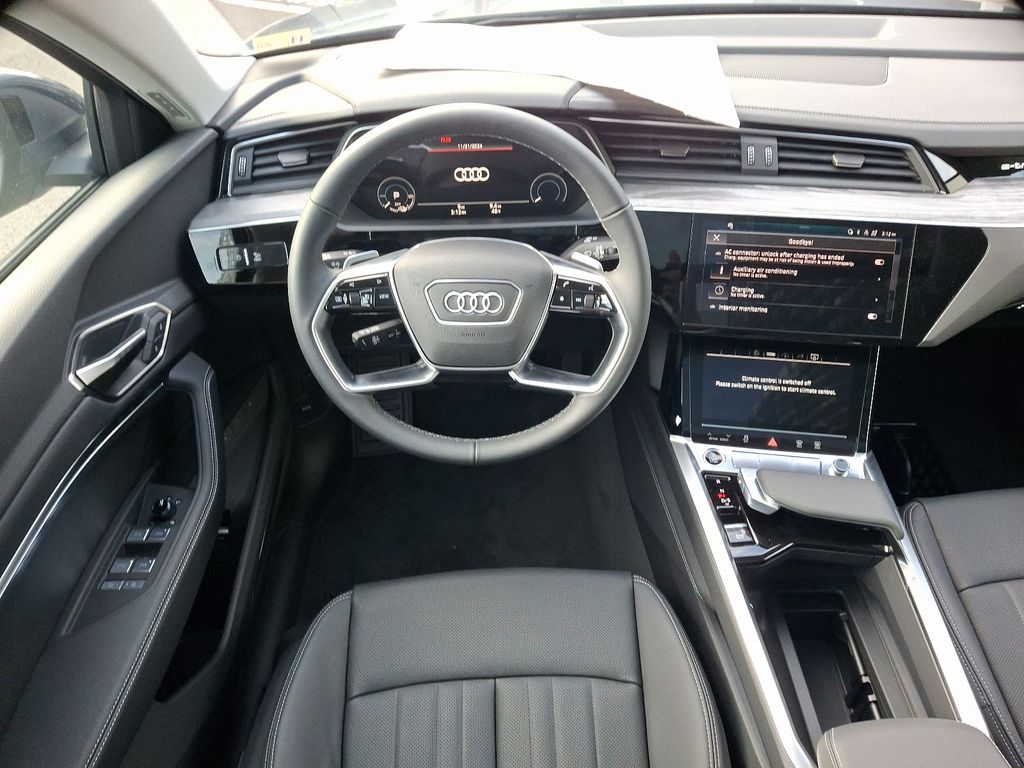 2024 Audi Q8 e-tron  10