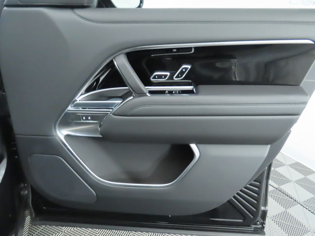 Thumbnail: 2025 Land Rover Range Rover - 26