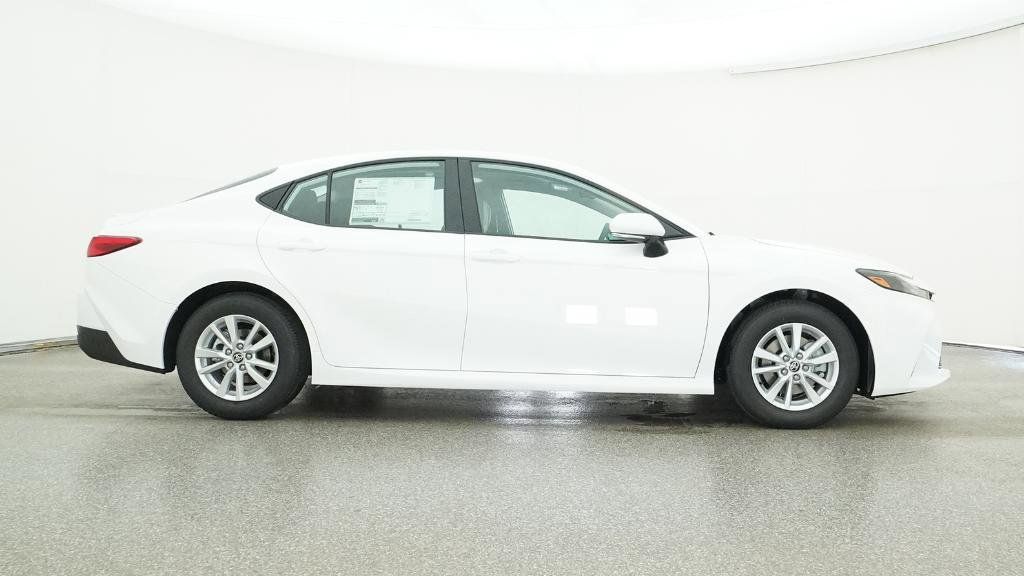 2025 Toyota Camry LE 14