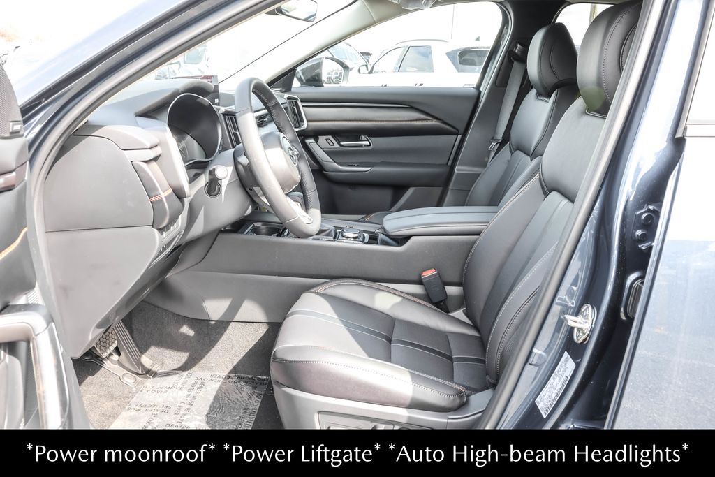 View vehicle photo 7