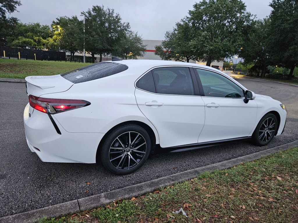 2022 Toyota Camry SE 5