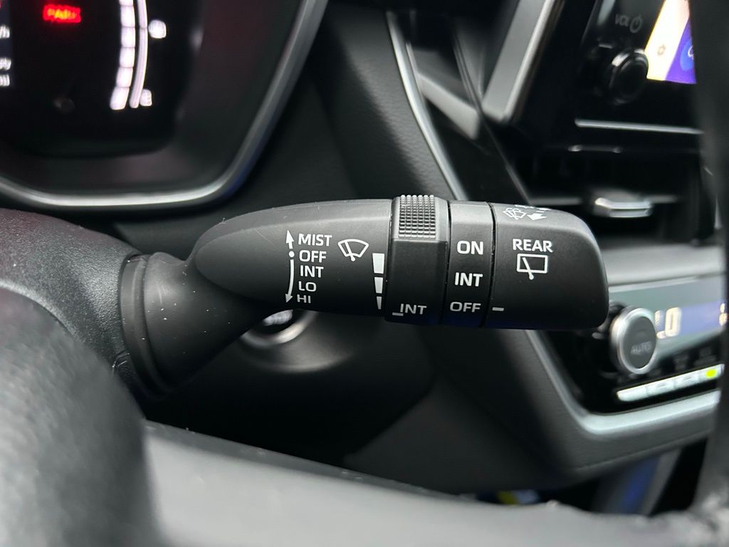 Thumbnail: 2023 Toyota Corolla Cross - 21