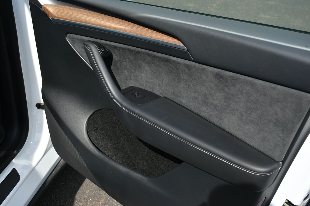 Thumbnail: 2023 Tesla Model Y - 24