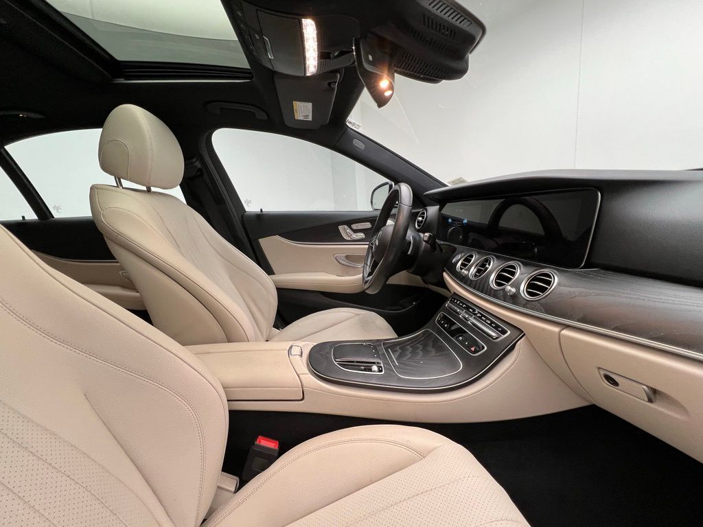 Thumbnail: 2023 Mercedes-Benz E-Class - 6