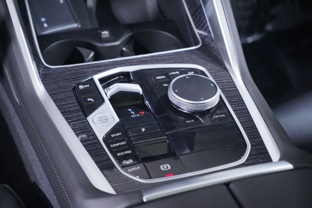 Thumbnail: 2027 BMW X6 - 14