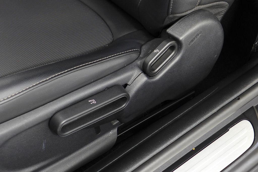 Thumbnail: 2015 MINI Cooper - 24