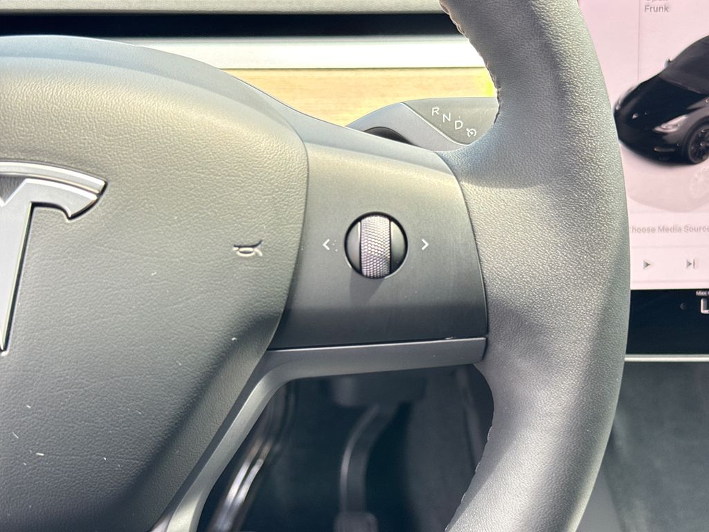 Used 2023  Tesla Standard Range image 16
