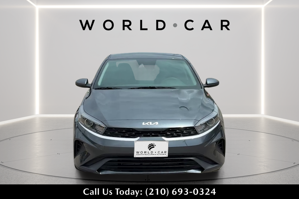 Gravity Gray 2022 Kia Forte LXS FWD Sedan Front-Wheel Drive Continuously Variable Transmission