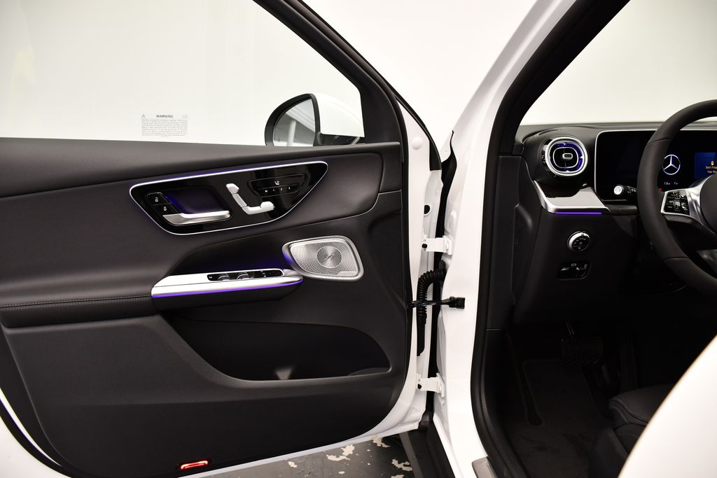 Thumbnail: 2025 Mercedes-Benz GLC - 30