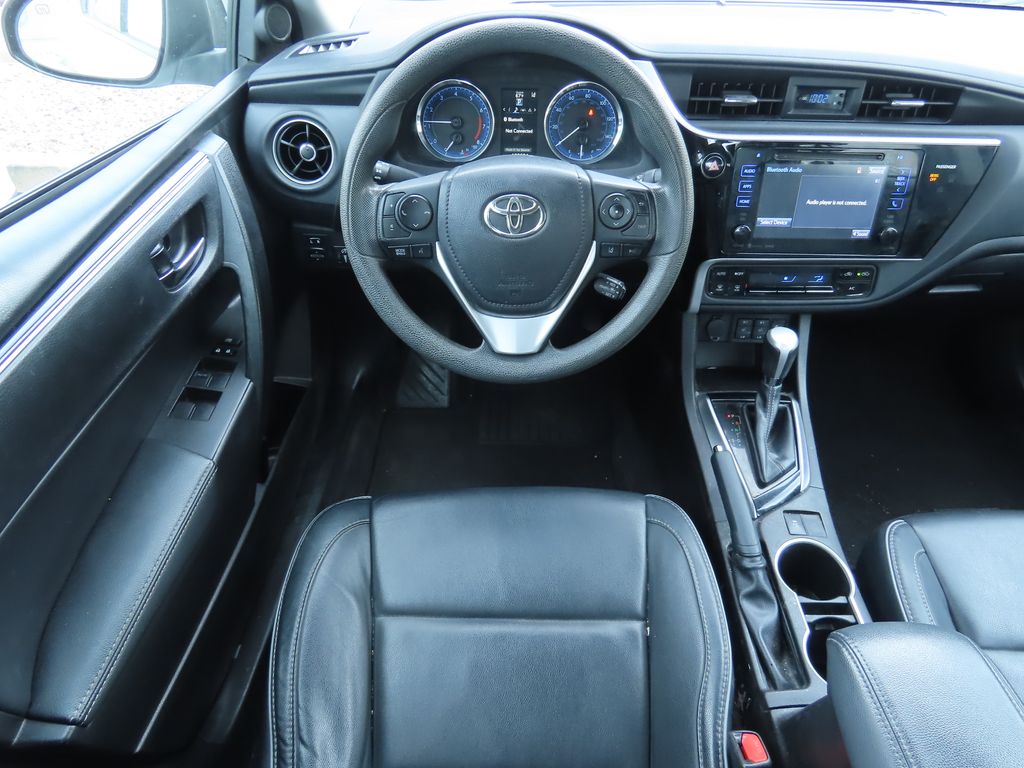 2017 Toyota Corolla XLE 5