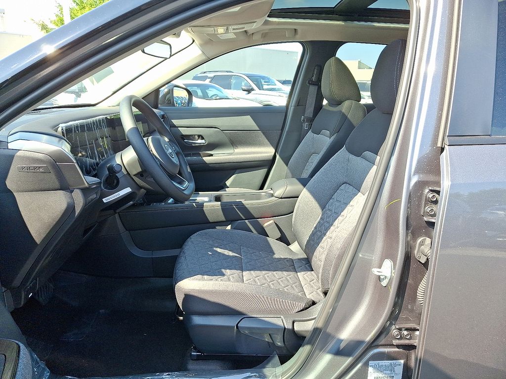 Thumbnail: 2025 Nissan Kicks - 6