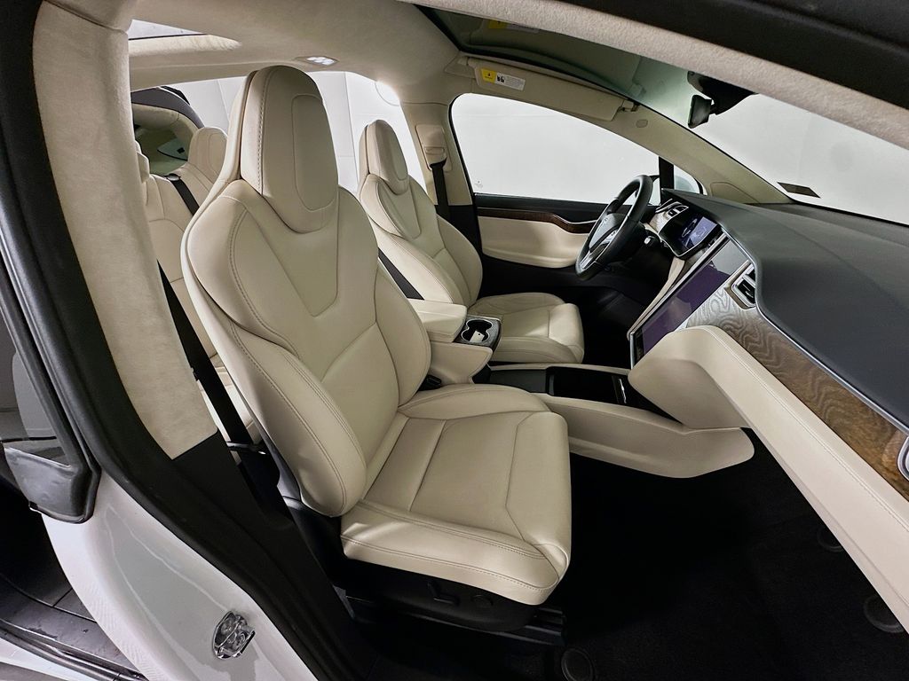 Thumbnail: 2018 Tesla Model X - 27