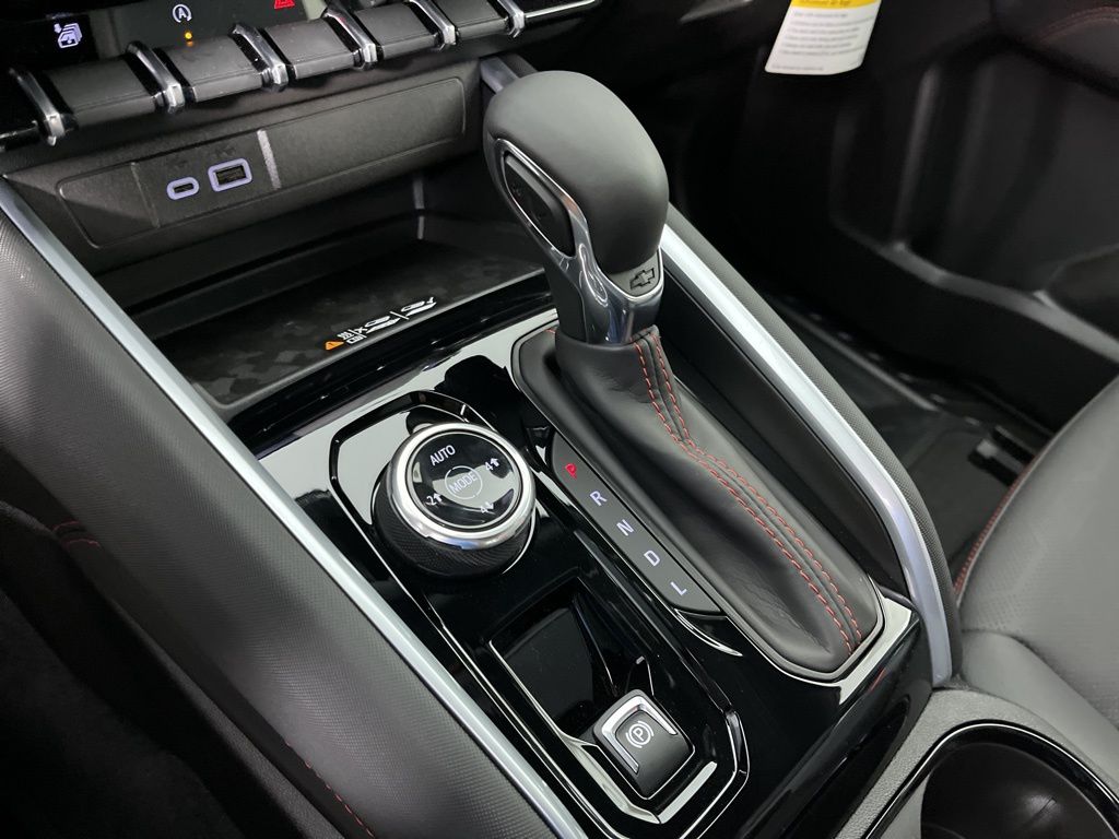 Thumbnail: 2026 Chevrolet Colorado - 32