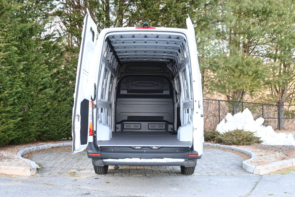 2025 Mercedes-Benz Sprinter 2500 23