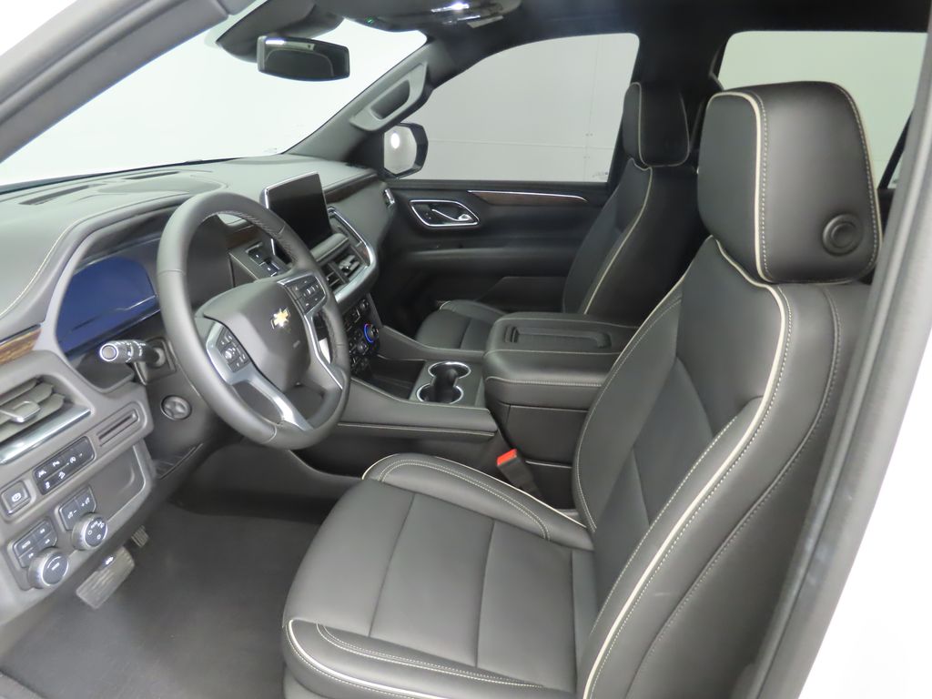 Thumbnail: 2023 Chevrolet Tahoe - 17