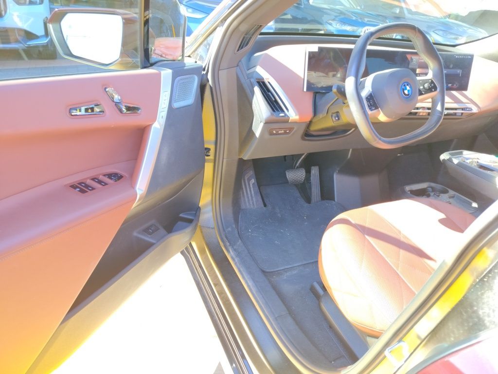 Thumbnail: 2022 BMW iX - 7