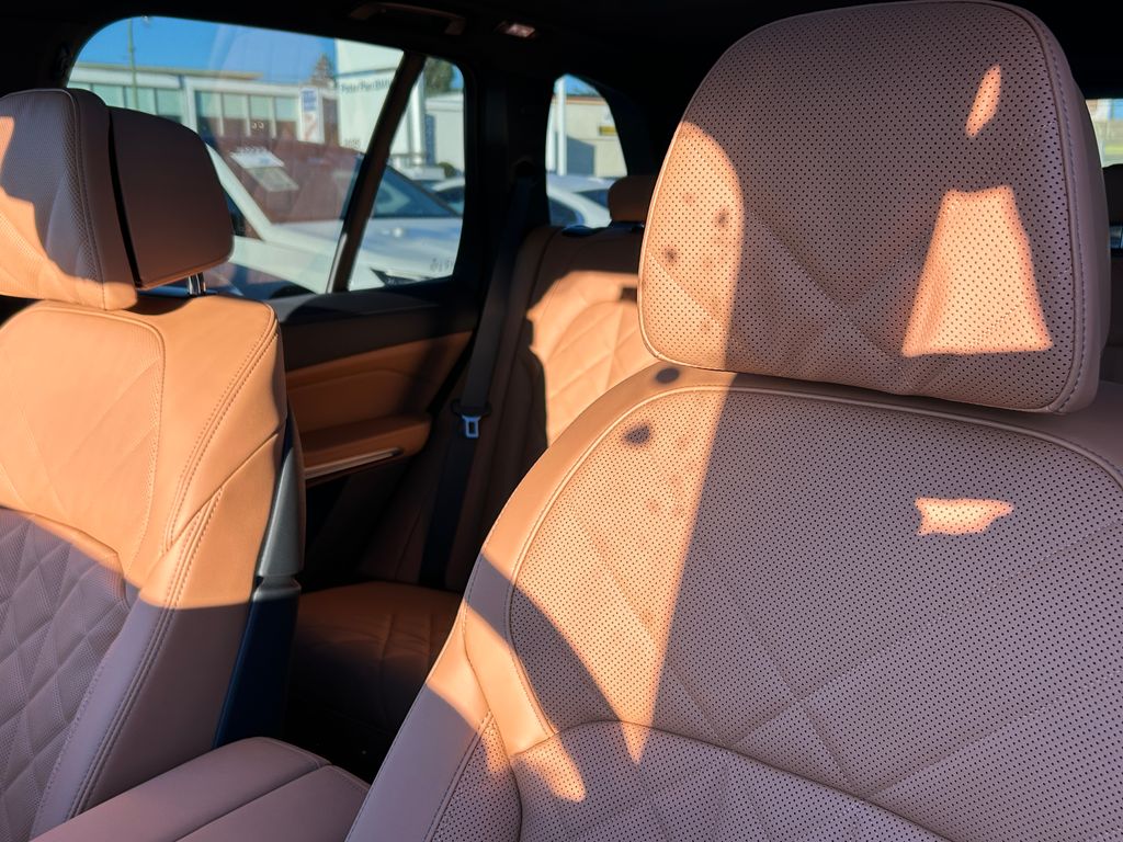 Thumbnail: 2026 BMW X5 - 14