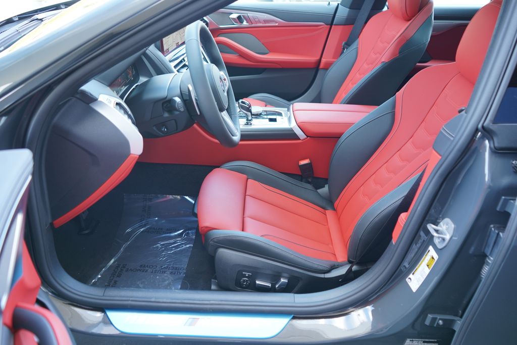 Thumbnail: 2026 BMW 8 Series - 10