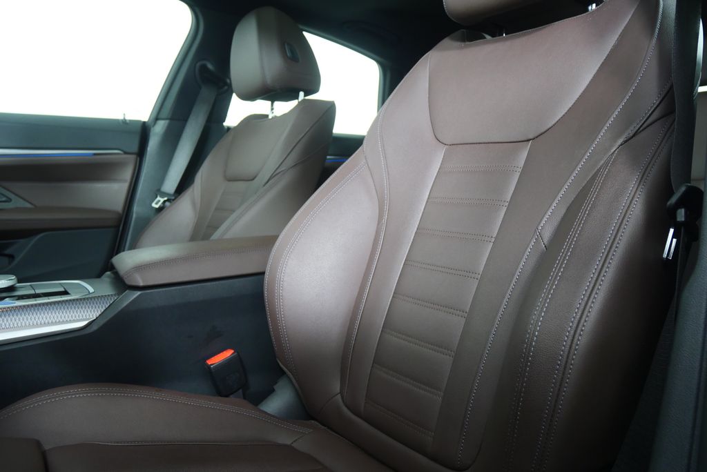 Thumbnail: 2025 BMW i4 - 11