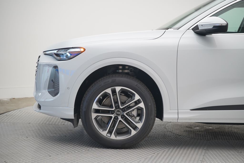 Thumbnail: 2025 Audi Q5 - 2