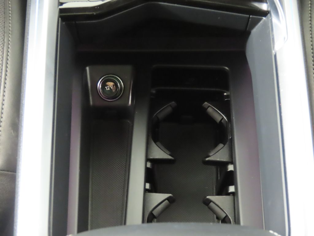 Thumbnail: 2022 Audi e-tron - 23