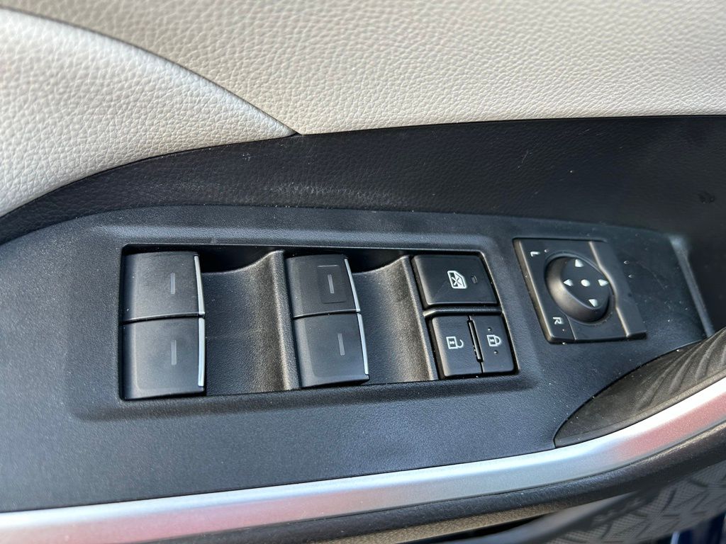 2024 Toyota RAV4 XLE Premium 17