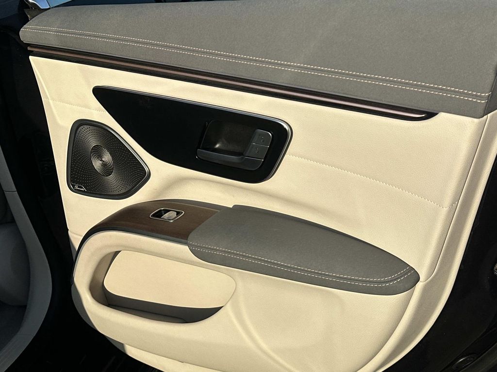 Thumbnail: 2023 Mercedes-Benz EQS - 12