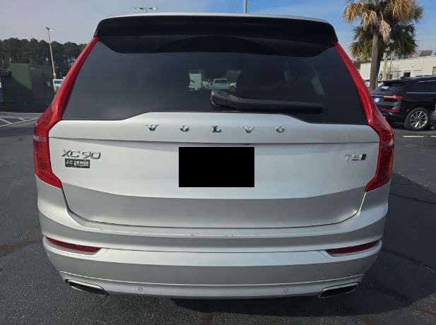 2020 Volvo XC90 T5 Momentum 7 Passenger