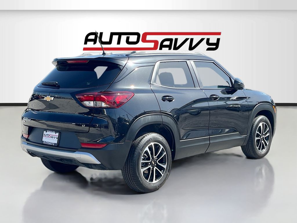 Used 2025 Black Chevrolet LT image 7