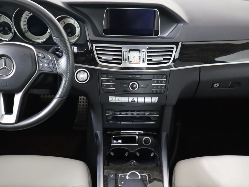 Thumbnail: 2016 Mercedes-Benz E-Class - 14