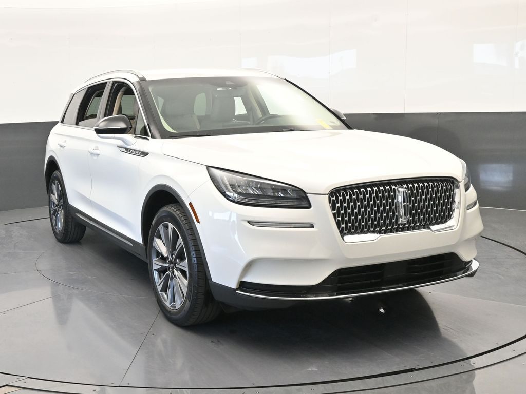 Used 2022 White Metallic Lincoln Reserve image 9