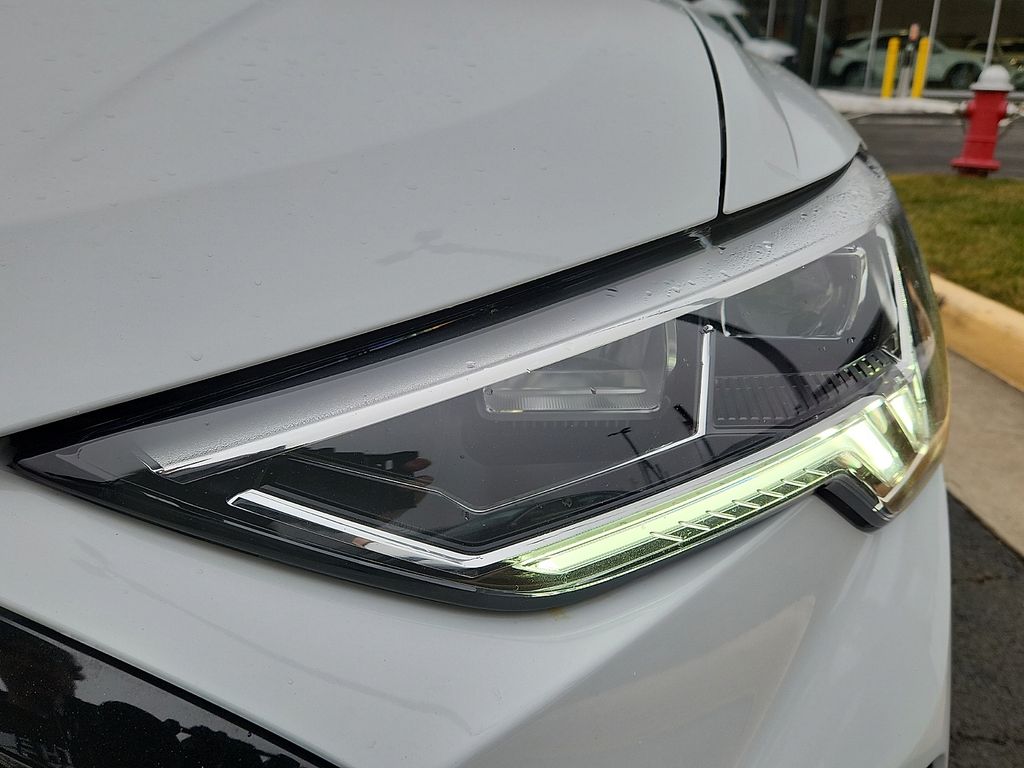 Thumbnail: 2023 Audi Q3 - 9