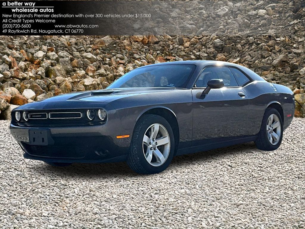 2015 Dodge Challenger SXT RWD