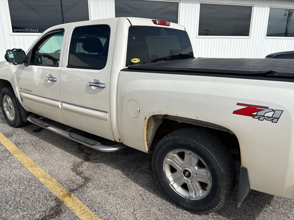 White Diamond Tricoat 2013 Chevrolet Silverado 1500 LT Crew Cab 4WD Pickup Truck Four-Wheel Drive 6-Speed Automatic Overdrive