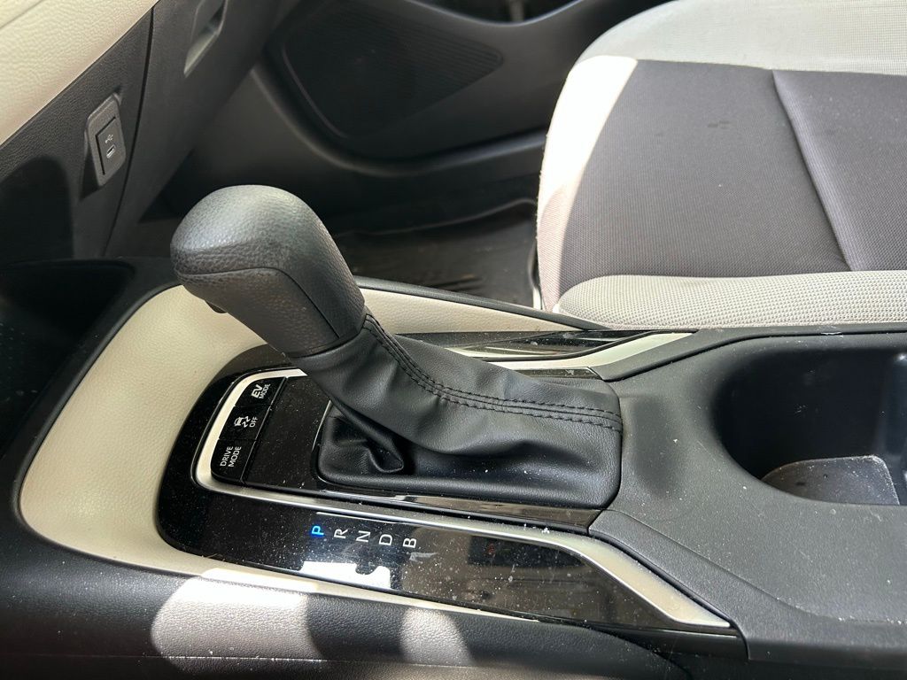 2023 Toyota Corolla LE 21