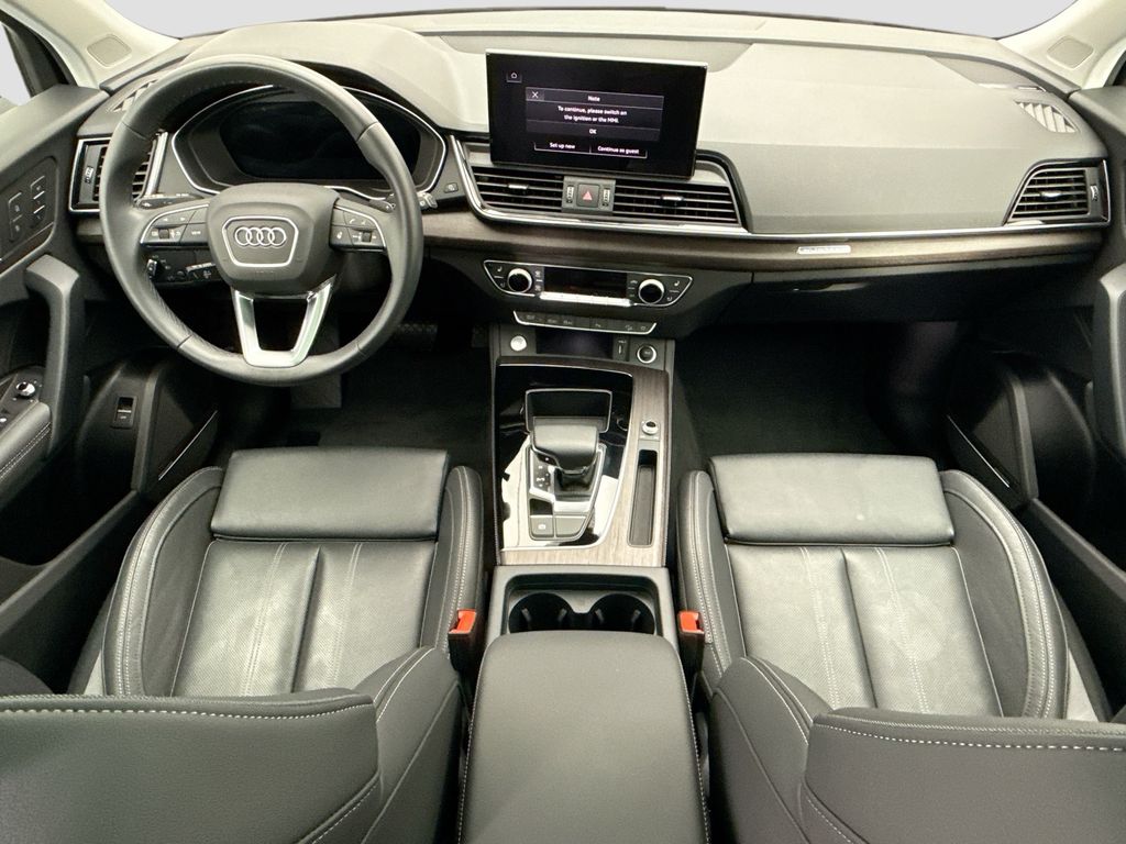 Thumbnail: 2025 Audi Q5 - 13