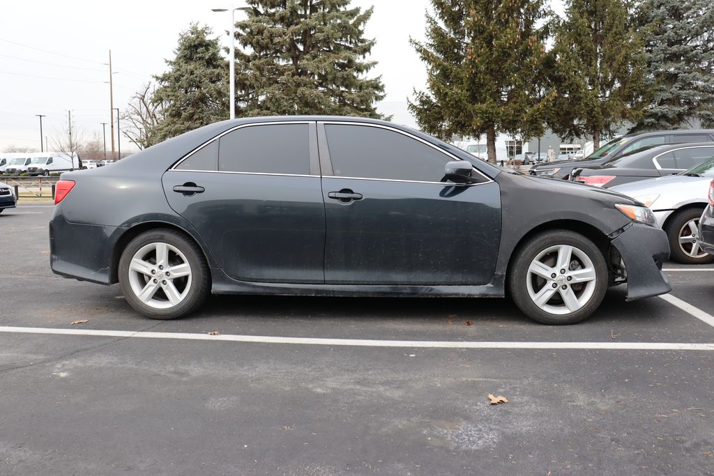 2012 Toyota Camry SE 4