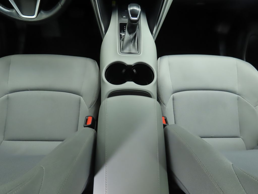 2021 Toyota Venza LE 16