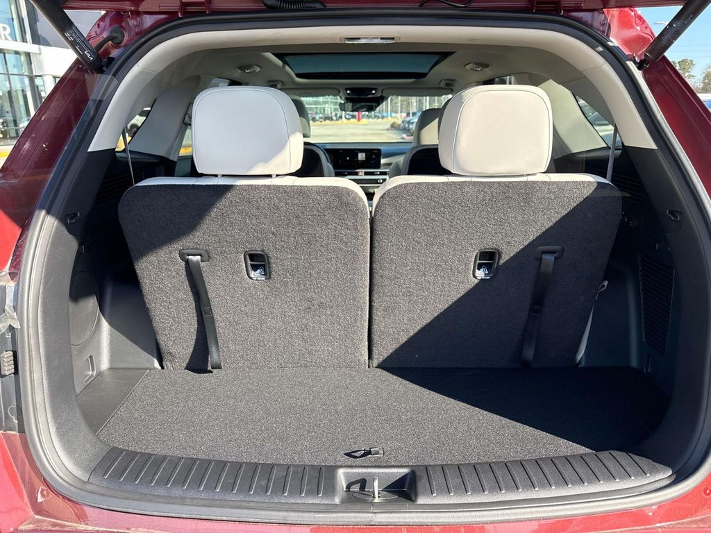 New 2025 Red Kia X-Line SX image 10