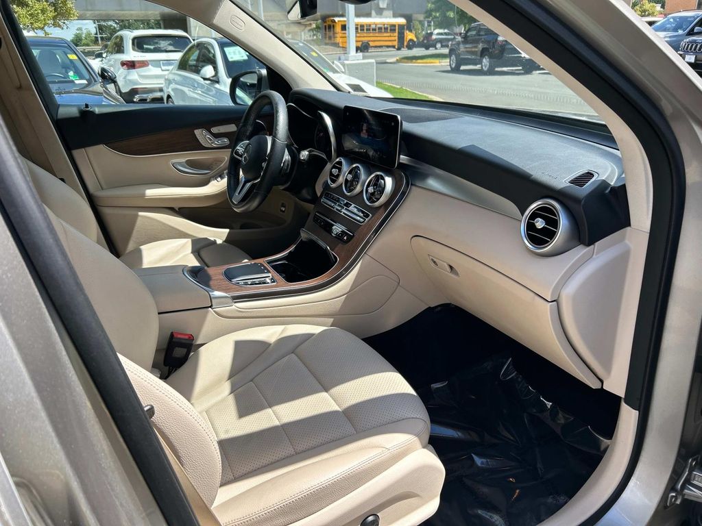 Thumbnail: 2021 Mercedes-Benz GLC - 21