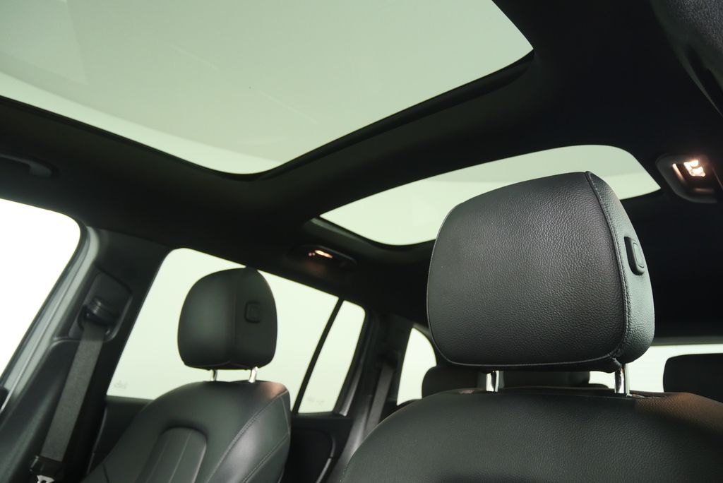 Thumbnail: 2021 Mercedes-Benz GLB - 11