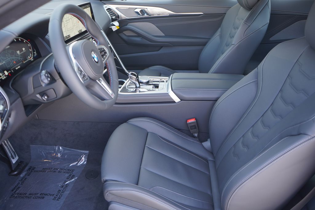 2025 BMW 8 Series M850i xDrive 11