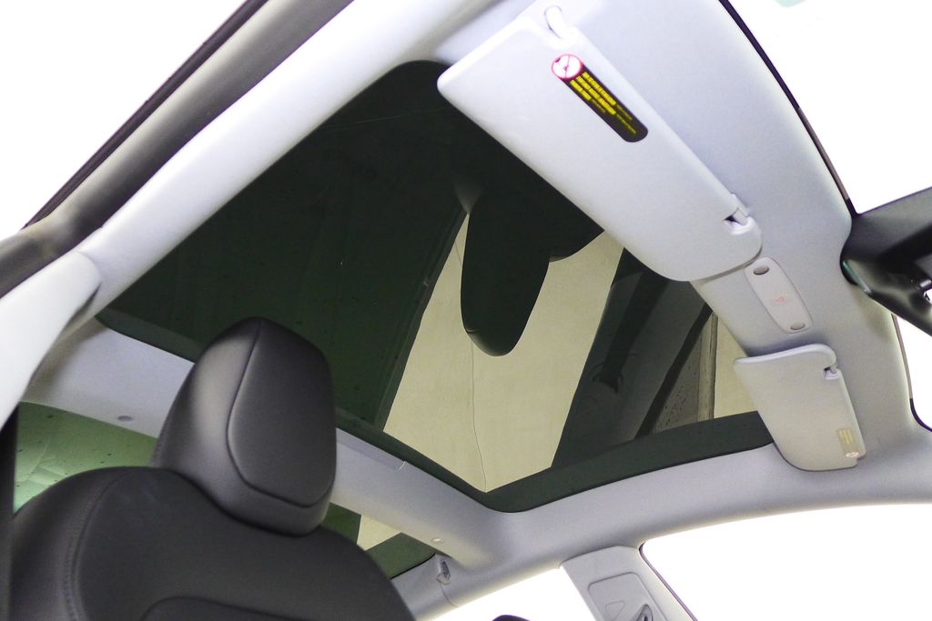 Thumbnail: 2025 Tesla Model 3 - 18