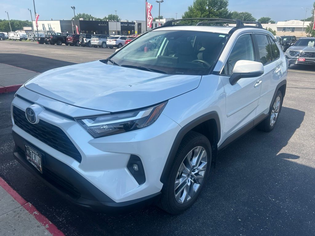 White (Wind Chill Pearl) 2025 Toyota RAV4 SUV / Crossover All-Wheel Drive 8-Speed Automatic