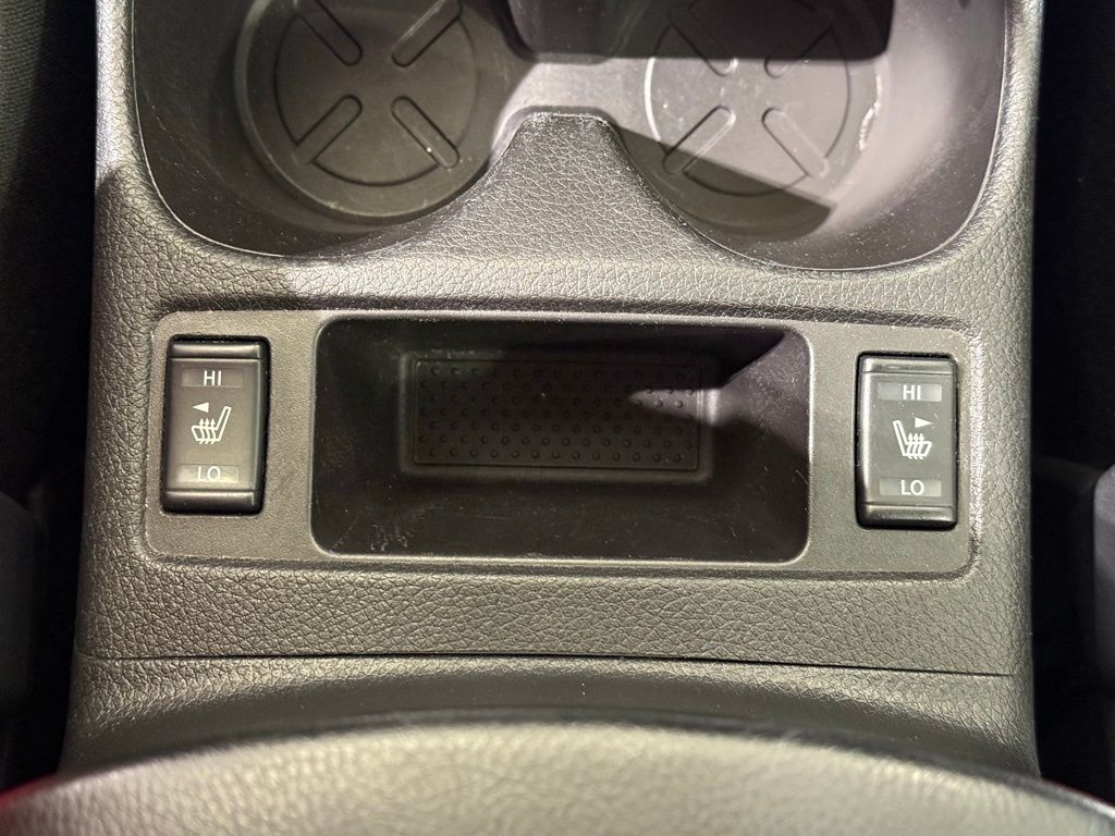 2016 Nissan Rogue SL 31