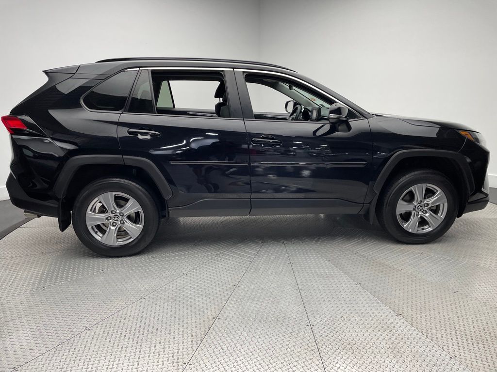 Thumbnail: 2022 Toyota RAV4 - 4