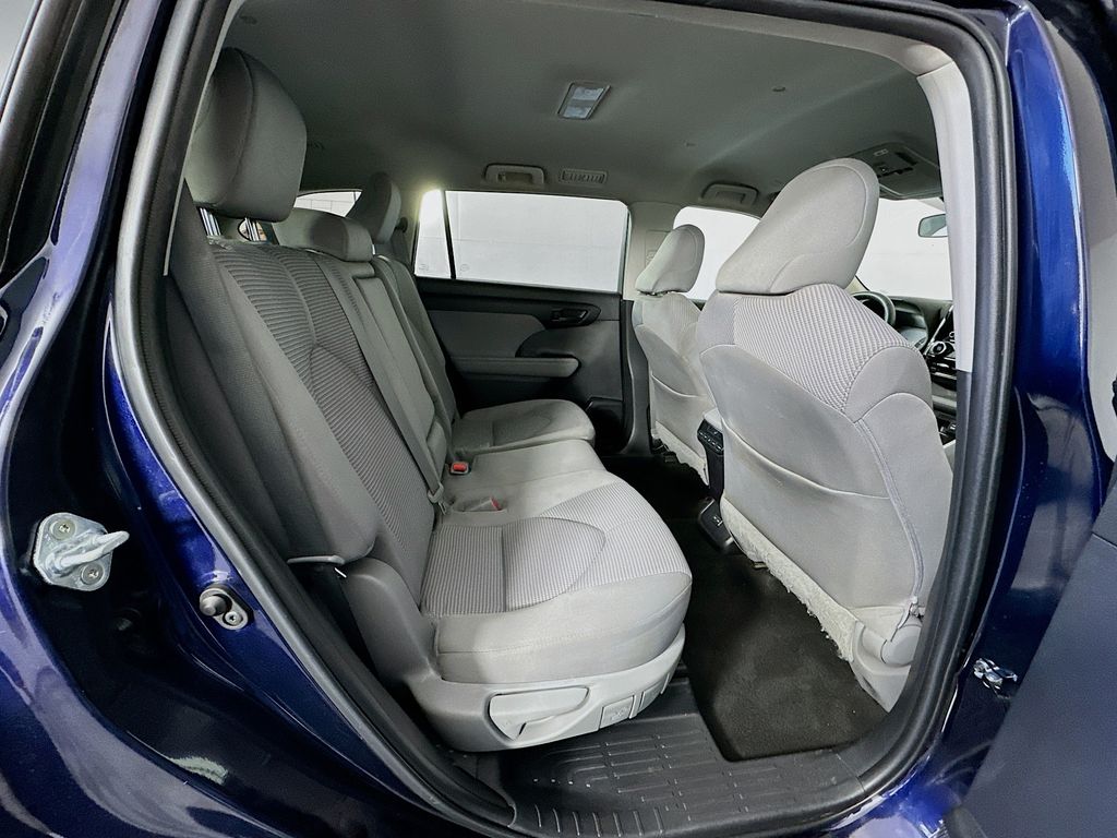 Thumbnail: 2023 Toyota Highlander - 28