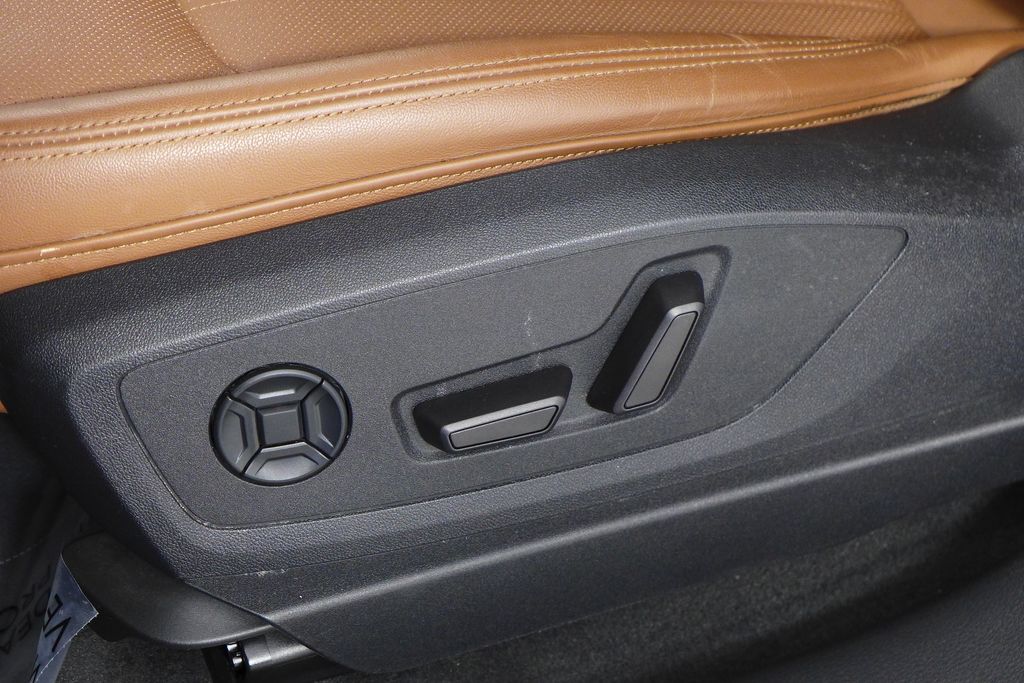 Thumbnail: 2022 Audi e-tron - 23