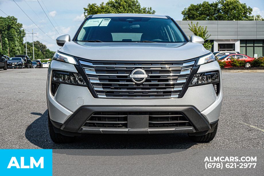 Used 2024 Silver Nissan SV image 9